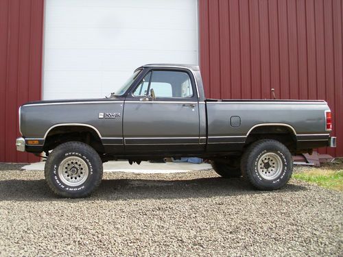 1983 dodge power ram w150 4wd 83 4x4 150 lifted 400 big block 2 tone  half ton