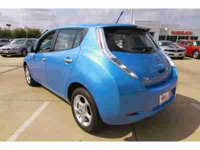 2011 Nissan Leaf Excellent condition, image 3