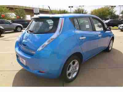 2011 Nissan Leaf Excellent condition, image 4