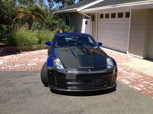 2004 nissan 350z coupe 2-door 3.5l