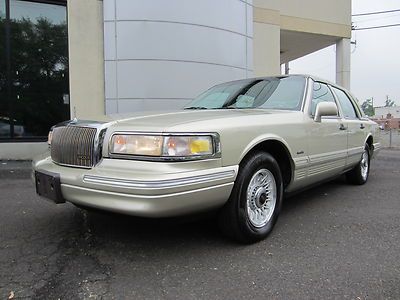 1997 lincoln town car executive sedan 51k original miles clean loaded no reserve