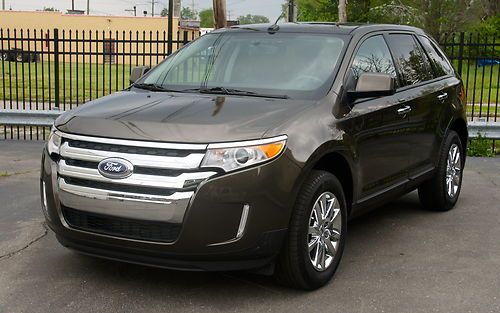 2011 ford edge sel 3.5l..leather/panoramic sunroof/camera/sensors**no reserve**
