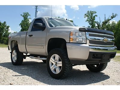 Chevy sliverado c1500 4x4  z71 lifted 6 inch lift 5.3 liter automatic cd auto