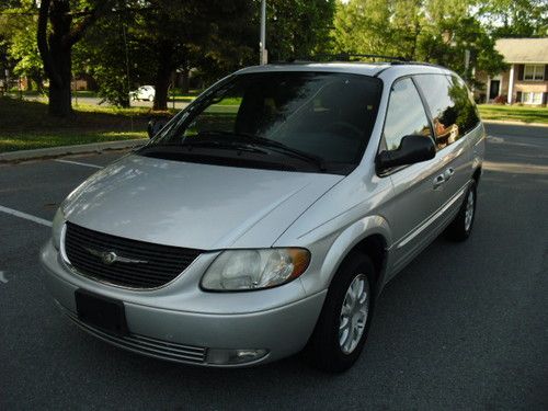 2003 chrysler town&amp;country lxi,leather,heated seats,cd,roof,full option,nr!!!!!!