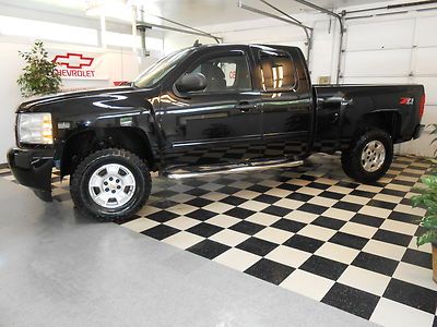 2010 Silverado Ext Cab 4x4 Z71 NO RESERVE Salvage Rebuildable, image 3