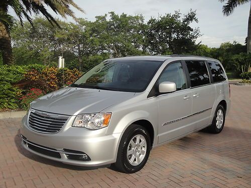 2012 chrysler town &amp; country touring stow'n go all power, inspected, serviced!!!