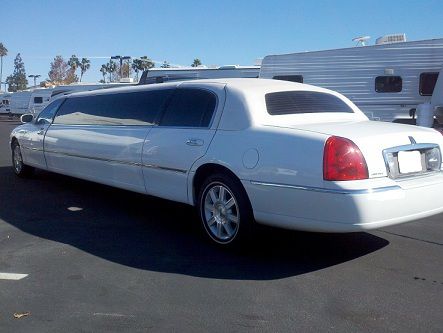 Clean 2007 lincoln stretch limousine 120''