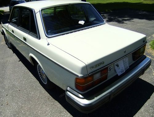 1982 volvo gl sedan 4-door 2.1 l gas