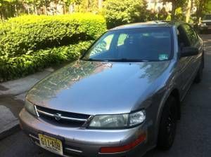 1998 nissan maxima gxe sedan 4-door 3.0l