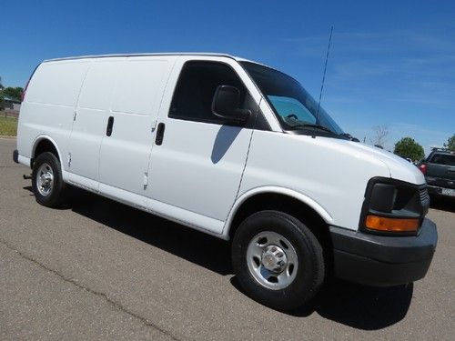 2004 chevrolet express van cargo 2500 4.8 v8 1 company runs great w/ racks