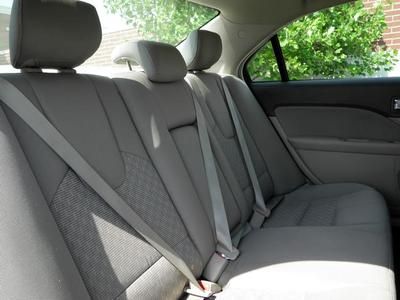 SE 2.5L CD 6 Speakers AM/FM radio MP3 decoder Radio data system Air Conditioning, image 20