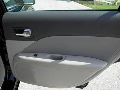 SE 2.5L CD 6 Speakers AM/FM radio MP3 decoder Radio data system Air Conditioning, image 21