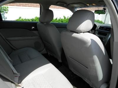 SE 2.5L CD 6 Speakers AM/FM radio MP3 decoder Radio data system Air Conditioning, image 26