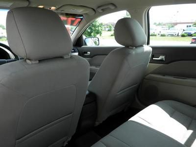 SE 2.5L CD 6 Speakers AM/FM radio MP3 decoder Radio data system Air Conditioning, image 30