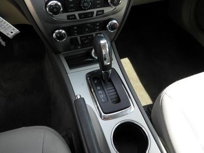 SE 2.5L CD 6 Speakers AM/FM radio MP3 decoder Radio data system Air Conditioning, image 35