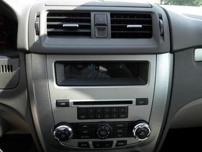 SE 2.5L CD 6 Speakers AM/FM radio MP3 decoder Radio data system Air Conditioning, image 36