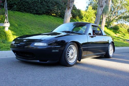 1993 mazda miata le (limited edition) with hardtop collector condition.