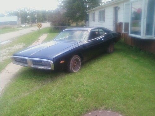 Black 1973  dodge charger 440