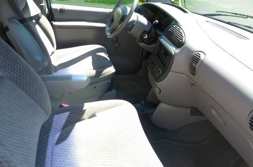 41,500mi  1998 Plymouth Voyager Base Mini Van 3.0L, image 15