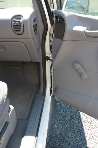 41,500mi  1998 Plymouth Voyager Base Mini Van 3.0L, image 16