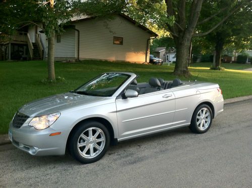 2008 chyrsler seibring convertible (hardtop)