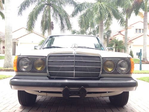 300TD Wagon. One owner for 31 years. 144,900 Miles, all original & unmolested, US $17,000.00, image 4