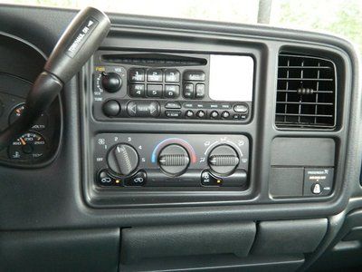 5.3L V8 4WD REG CAB NEW WHEELS AND TIRES CLOTH SEATS VERY CLEAN TRUCK, image 8