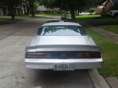1981 Chevrolet Camaro Z28 Coupe 2-Door 5.7L, image 4