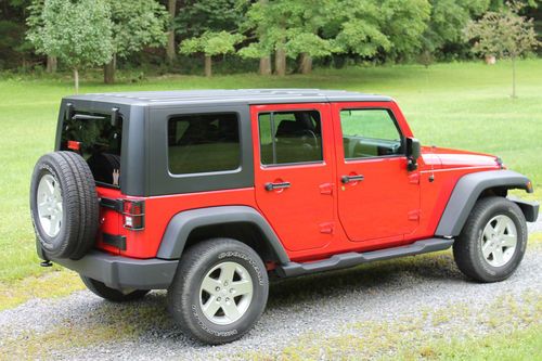 2010 Jeep Wrangler Unlimited Sport, image 2