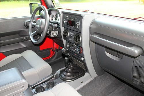 2010 Jeep Wrangler Unlimited Sport, image 16