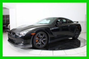 Navigation keyless entry homelink bluetooth heated seats brembo brakes calipers