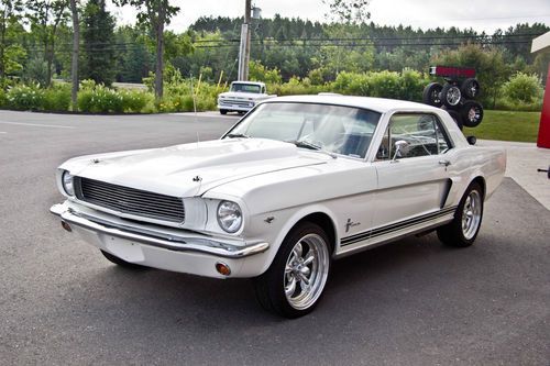 Custom 1966 ford mustang