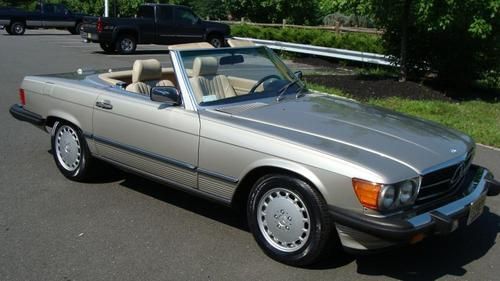 1989 mercedes benz 560 sl silver sand/creme biege 36k miles !!! must see !!!