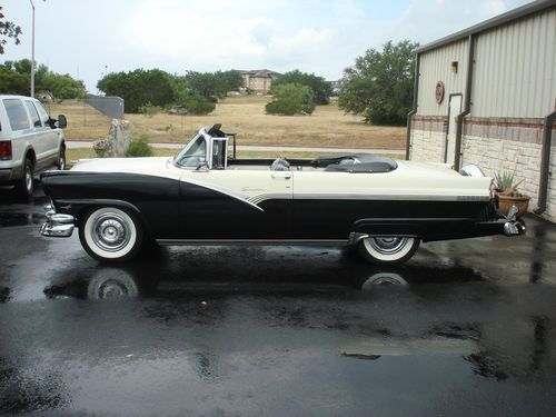 1956 FORD FAIRLANE SUNLINER CONVERTIBLE, US $49,900.00, image 2