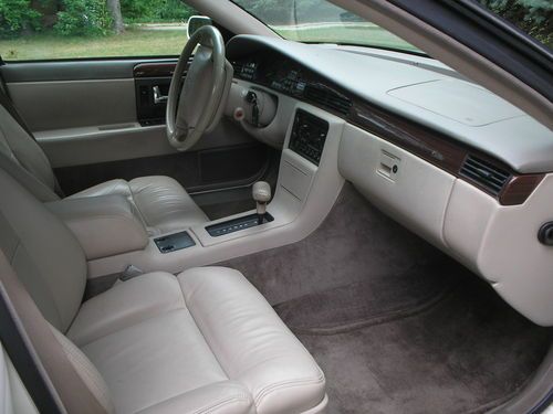 Gucci Cadillac Seville салон