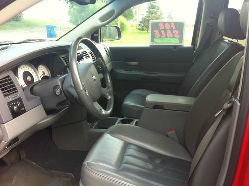 2004 dodge durango (color red, rear dvd, 3 row seats, new brakes &amp; tires)