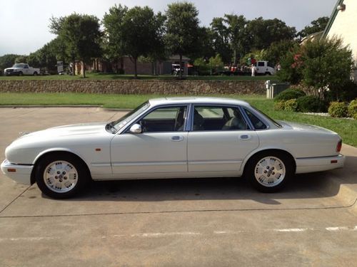 1995 jaguar xj6 vanden plas base sedan 4-door 4.0l
