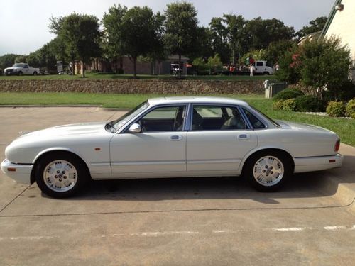 1995 jaguar xj6 vanden plas base sedan 4-door 4.0l