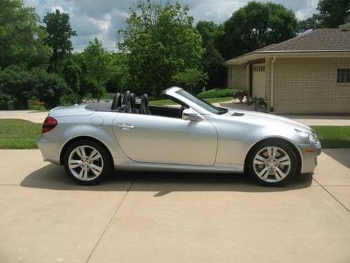 2009 mercedes-benz slk300 base convertible 2-door 3.0l