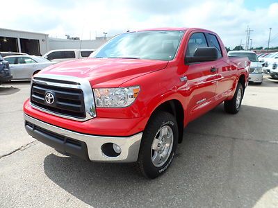 Hail sale new toyotatundra double cab 4x4 sr5 off road, small dents big savings