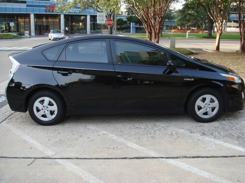 2010 TOYOTA PRIUS III HYBRID, NAVIGATION, REAR CAMERA, 39K Miles, image 3