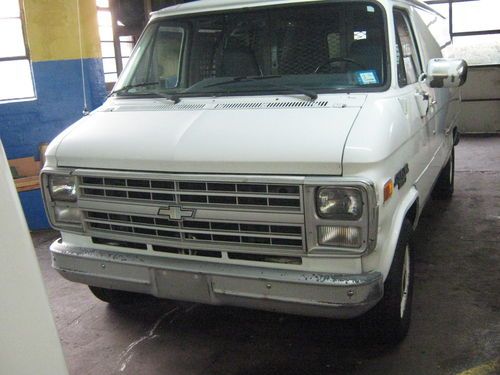 1991 chevy g20 van  ########### no reserve#########