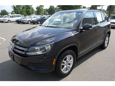 One 1 owner carfax certified, suv, abs, black, vw certified