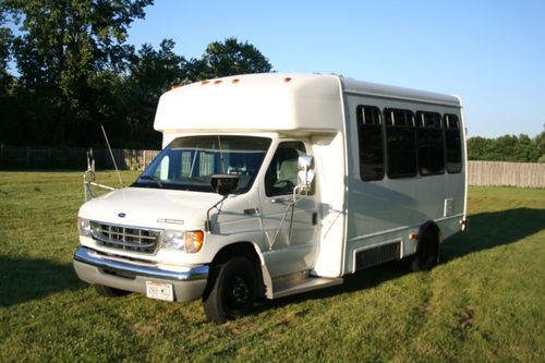2000 ford e350 goshen bus with wheel chair lift