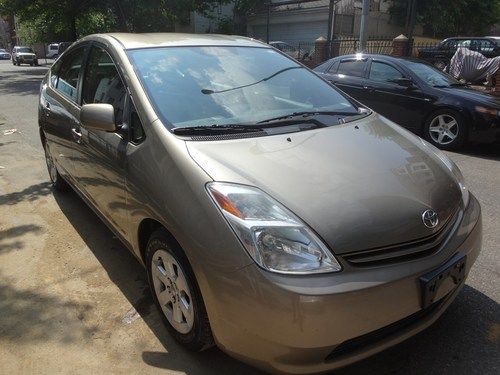 2005 toyota prius base hatchback 4-door 1.5l