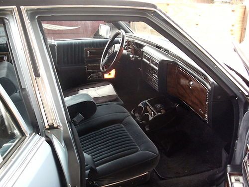 1987 Fleetwood Brogham with 307 engine, image 3