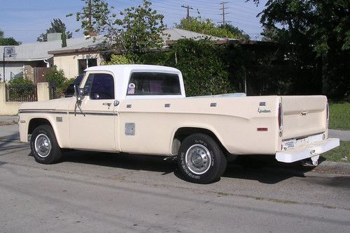 1971 dodge d100 truck, 318 4 speed runs great...