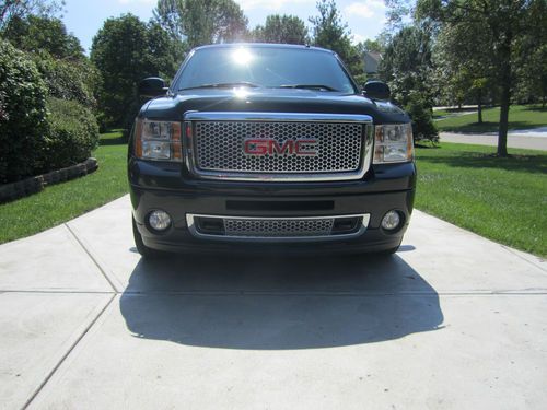 2007 GMC Sierra Denali Pickup - One Owner - Excellent Condition, US $27,500.00, image 2