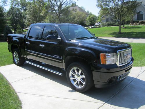 2007 GMC Sierra Denali Pickup - One Owner - Excellent Condition, US $27,500.00, image 3