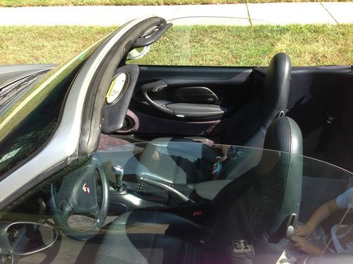 2002 Porsche 911 Carrera 4 Convertible 2-Door 3.6L - Low miles!!!, image 8